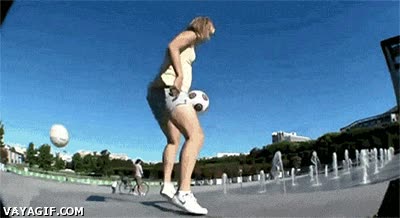 toques,chica,balón,pelota,freestyle,dominio,rubia,futbol