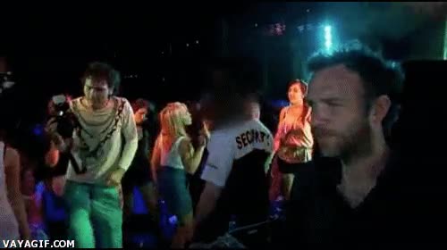 fotografo,borracho,drogado,baile,fiesta,trabajo