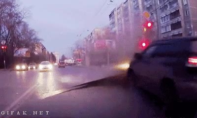 Tubería rota,Asfalto,Coche,Atacar,Explotar,Carretera,Calle