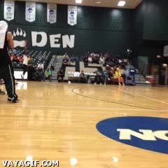 Mate,Dunk,NCAA,16 años,Mide 1.75,Promesa,Basket,Baloncesto