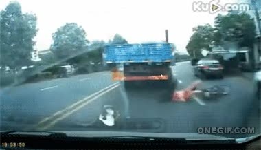 Moto,Puerta,Accidente,Caída,Suerte,Muerte,Volver a nacer,Coche