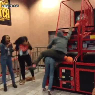 canasta,salto,juego,vas a morir,mate,encima,chica