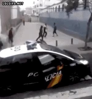Coche,Fail,Parada,Freno de mano,Marcha atras,Patrulla,Pelea