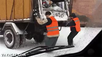 basuero,Rusia,fr&iacute;o,nieve,patinar,resbalar,deslizar