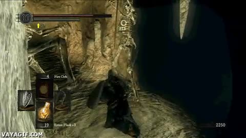 Dark souls,esqueleto,patada,caer,morir,sorpresa,videojuego