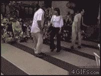 malo,bailar,fail,patada,en la cara