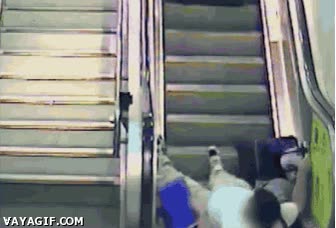 subir,escaleras el&eacute;ctricas,maletas,fail,tumbado,caer,caida,suelo,mecanicas
