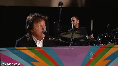 Enlace a ¿Quieres un resumen de los Grammy 2014? Paul McCartney tocando con Ringo Starr, lo demás...