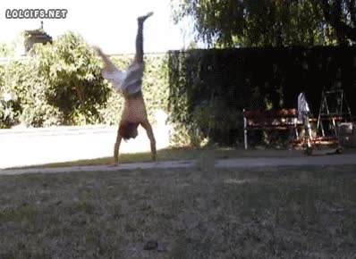 egocentrismo,gallo,pollo,chupando camara,photobombing,chico,rueda