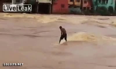 surf,inundación,mal tiempo,buena cara,tabla,surfear