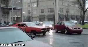 Enlace a Cogiendo rotondas aprovechando la carretera helada