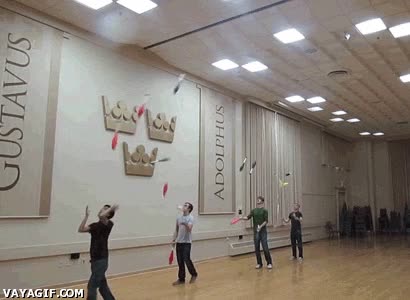 bolos,malabares,soltar,increible,arriba,coger,profesionales,malabaristas