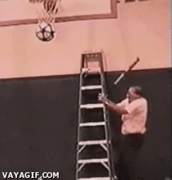 bate,tonto,rebote,en la cabeza,escalera,pelota,pi&ntilde;ata