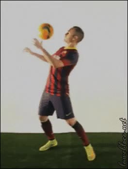 iniesta,crack,pelota,futbol,pasar,tacones