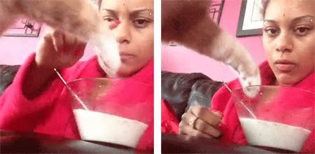 que no,pata,apartar,desayuno,cereal con leche,gato,no insistas,pesado