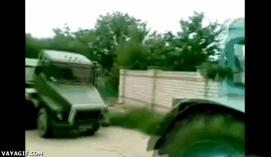 Cami&oacute;n ZIL,Rusia,Rescate,Tractor,Fail,Roto,Romper,Partido en dos