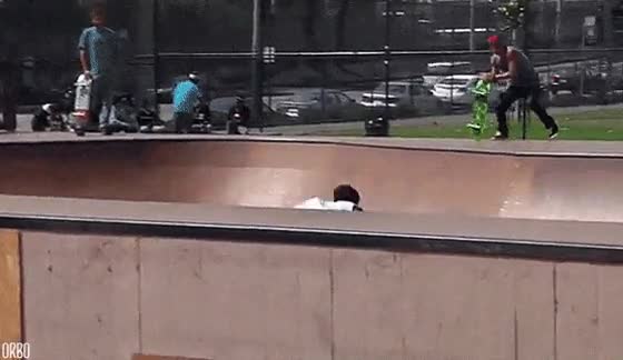 bucle,reto,infinito,skate park,bmx,truco,salto