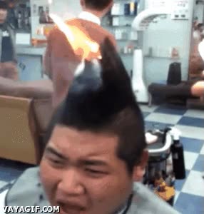 Enlace a ¿Por qué usar unas tijeras pudiendo prenderte el pelo?