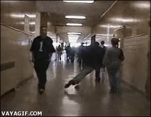 colegio,fail,caerse,ostiazo,correr,resbalar