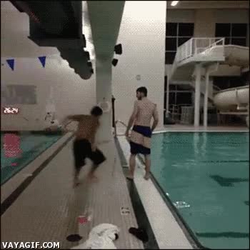 conseguir,tirar,fail,chico,piscina,golpe,ostiazo,agua,resbalar