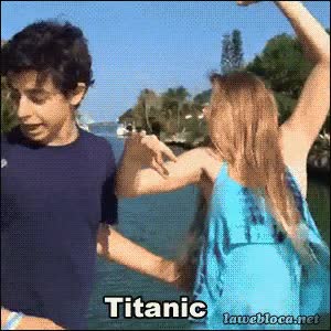 Titanic,Barco,Tirar,Empujar,Pareja,Beso,Besar,Romanticismo,Romantico,Al agua