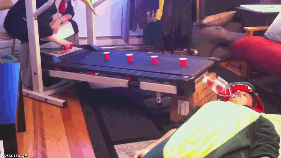 beber,alcohol,cinta,borracho,correr,comodo,son vasos de agua malpensados,chupitos