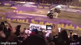 monster truck,caer,caida,carrera,profesional,ruedas gigantes,rampa,salto