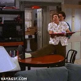 kramer,tablero,juego de mesa,cargado,estirar la pata,quitar cosas con los pies como forma de vida,seinfeld