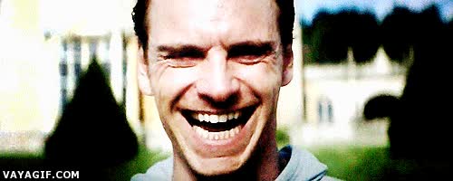 magneto de joven,guardar,amigo,su sonrisa maligna no me inspira confianza,confesar,decir,secreto