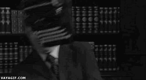 maquina de escribir,en toda la cara,comentario,repelente,muro,facebook