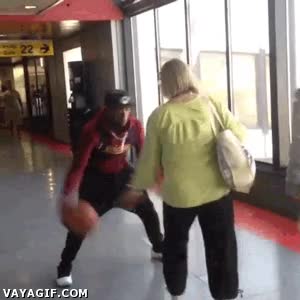 baloncesto,basket,se&ntilde;ora,esquivar,bal&oacute;n,regatear,pasillo