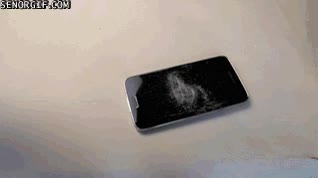 Ahora hacen los móviles con el mismo sistema defensivo que las mofetas tóxico,gas,martillo,martillazos,samsung,smartphone,batería,explotar