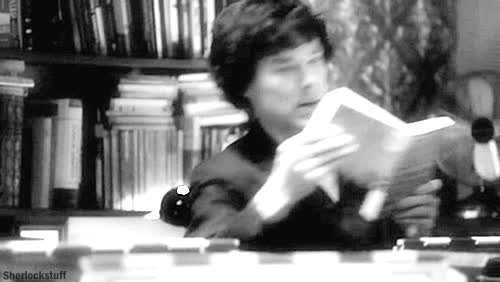 Cuando te quedas frito leyendo un libro obligatorio de clase dormido,dormir,Benedict Cumberbatch,libro,noche,leer,clase,lectura obligatoria