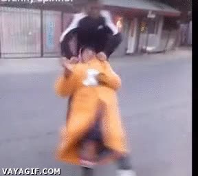 cara,jugar,vueltas,sostener,casi le da un infarto,abuela,diversi&oacute;n