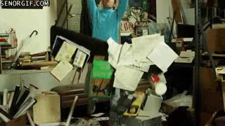 derrumbar todo,tirar mesa,en especial monopoly,Mal perdedor,juego de mesa