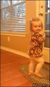 mirar hacia adelante,distra&iacute;da,puerta,caminar,ni&ntilde;a,chocar