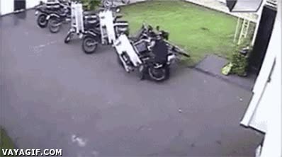 mala suerte,en cadena,repartidor,motocicleta,tirar,y probablemente el &uacute;ltimo,efecto domin&oacute;