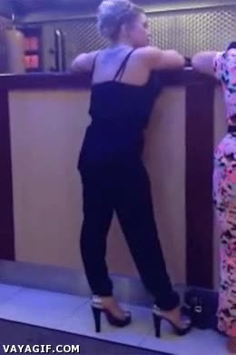 zapatos de tacon,fail,adios tobillo,torcer,al suelo
