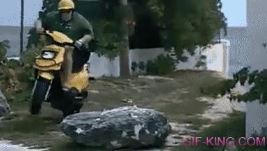 salto,igual es por el sobrepeso,scooter,moto,fail,al suelo