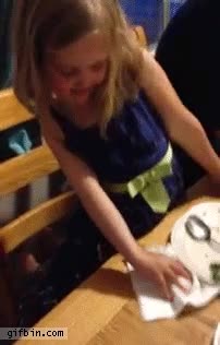 ni&ntilde;a,brazo,girar,360&deg;,brujer&iacute;a,elasticidad,articulaciones