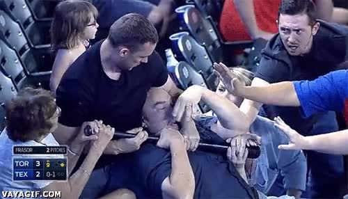 Bate,cuello,gordo,fail,estadio,fans,aficionados,campo,deportes