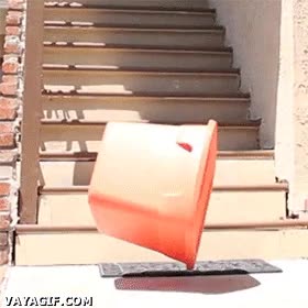 juego,caja,escaleras,peligro,niños