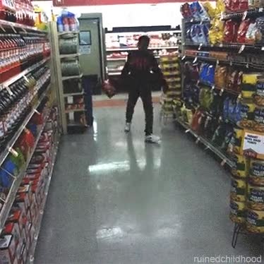 enfadado,patatas fritas,supermercado,pasillo