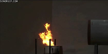 fuego,la explosi&oacute;n apaga el fuego,gif,micro explosi&oacute;n,explosi&oacute;n