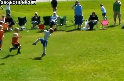 futbol,pelotazo,cara,faceball,niño,pobre