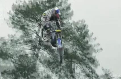 moto,Tom Page,acrobacia,voltereta,clavarse,tierra,rampa,salto