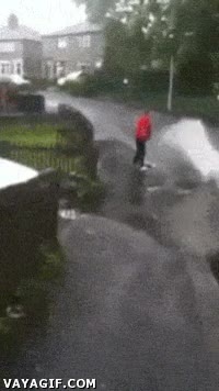 rabiar,mojar,charco,fail,remate,molestar,coche,mojado,doble