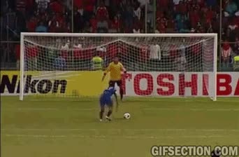 penalti,penalty,futbol,tropezar,fingir,simular,chutar,portero