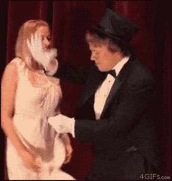 mago,truco,bebe,globo,pinchar,dar a luz,magia,no te lo esperabas,embarazada