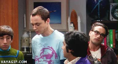 sheldon cooper,raj koothrapali,the big bang theory,enfadado,falsedad,mala cara,poner caras,caer mal